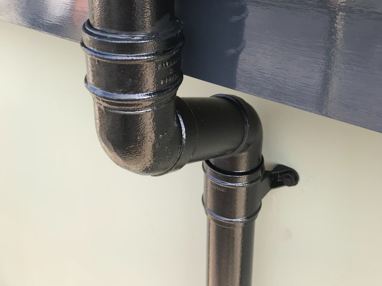 Cast Aluminium in Black